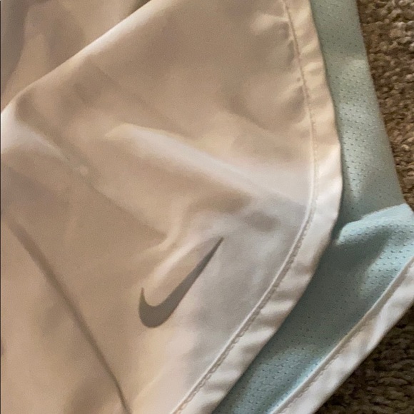 Nike Dri Fit Size small Shorts - Picture 3 of 3